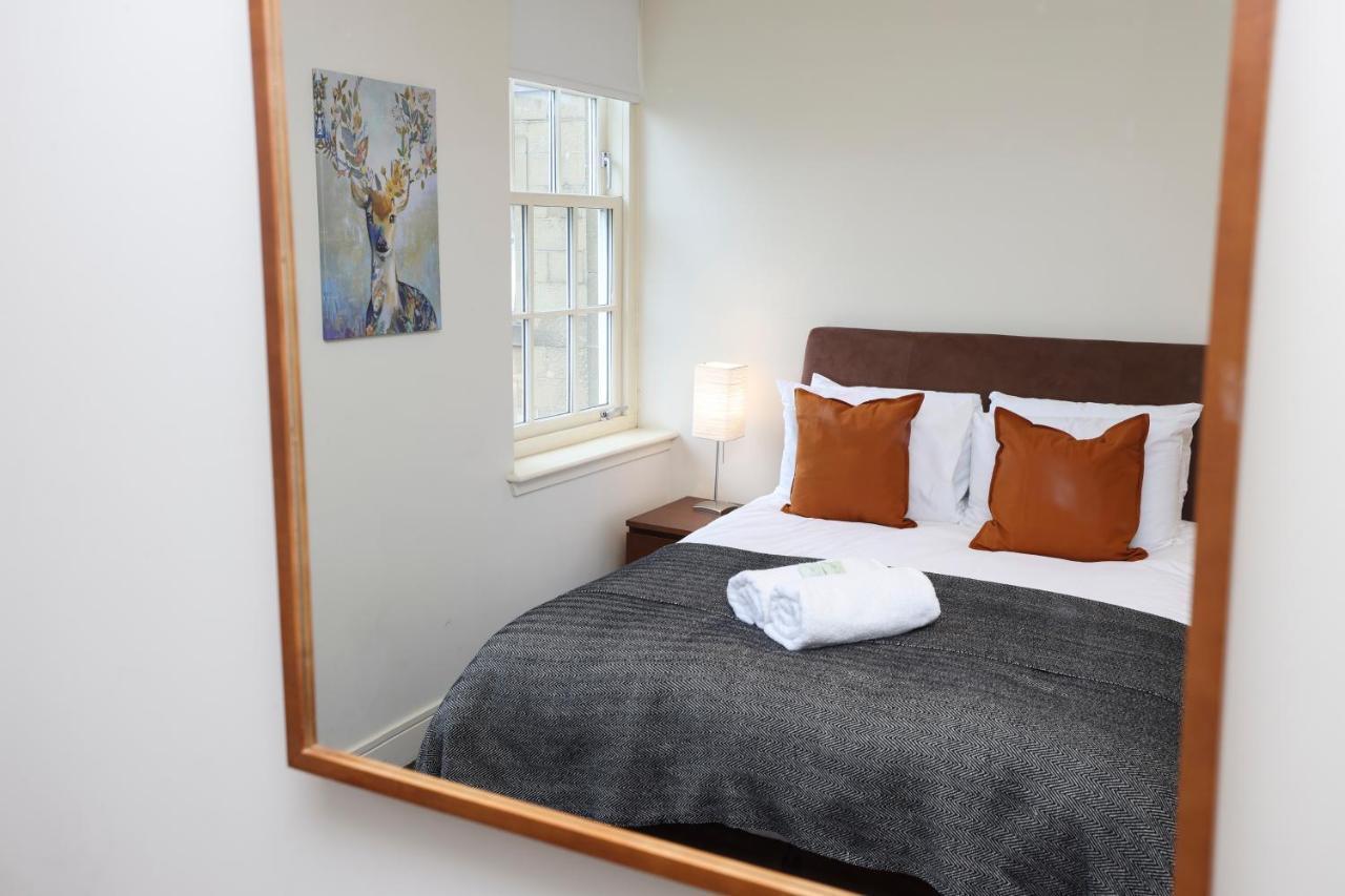Joivy Spacious 2 Bed,2 Bath Flat, Free Parking And Rooftop Terrace Appartement Édimbourg