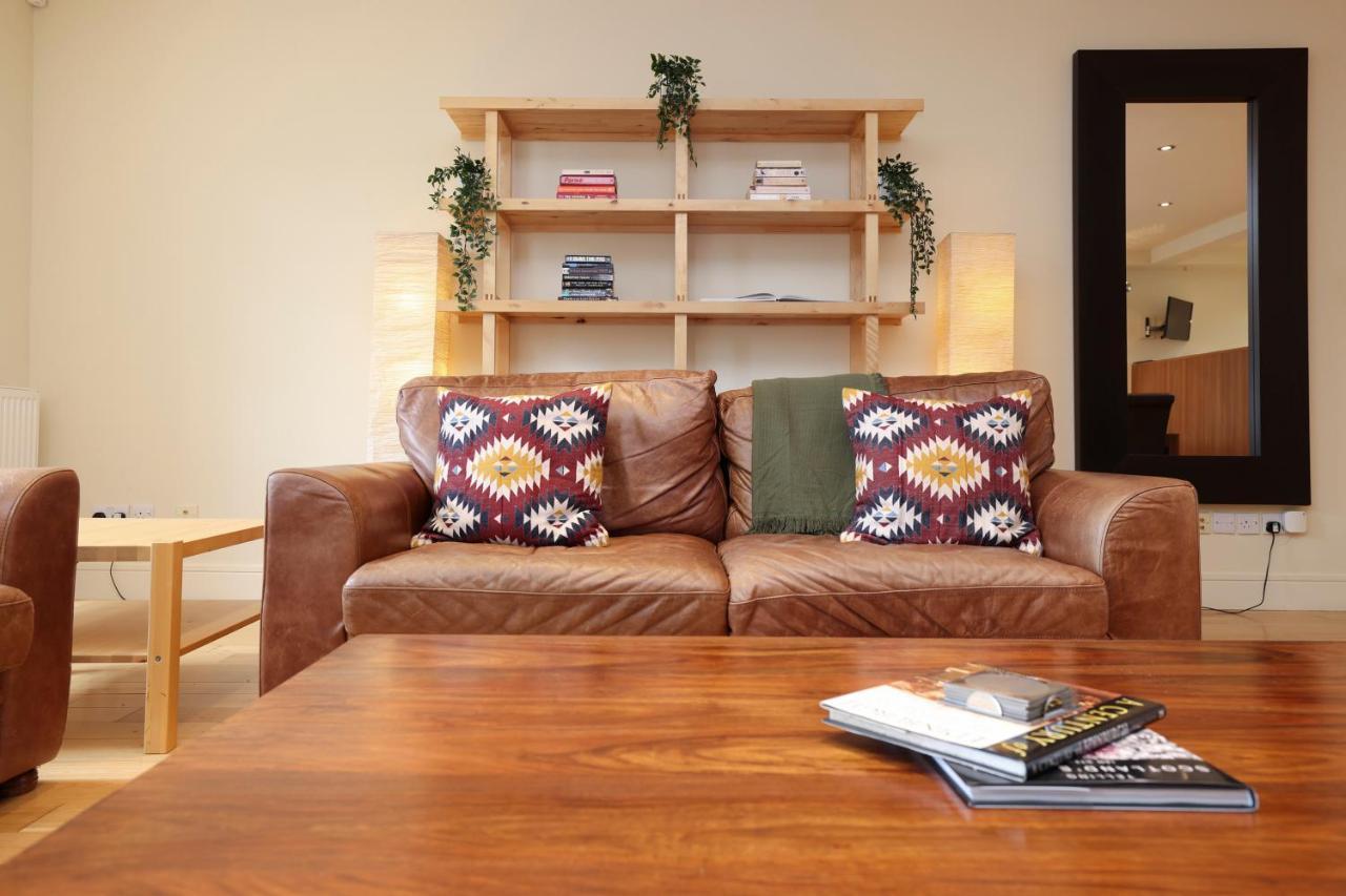 Joivy Spacious 2 Bed,2 Bath Flat, Free Parking And Rooftop Terrace Appartement Édimbourg