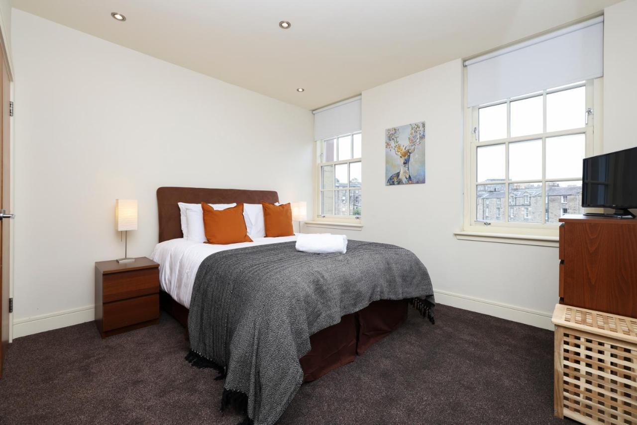 Joivy Spacious 2 Bed,2 Bath Flat, Free Parking And Rooftop Terrace Édimbourg